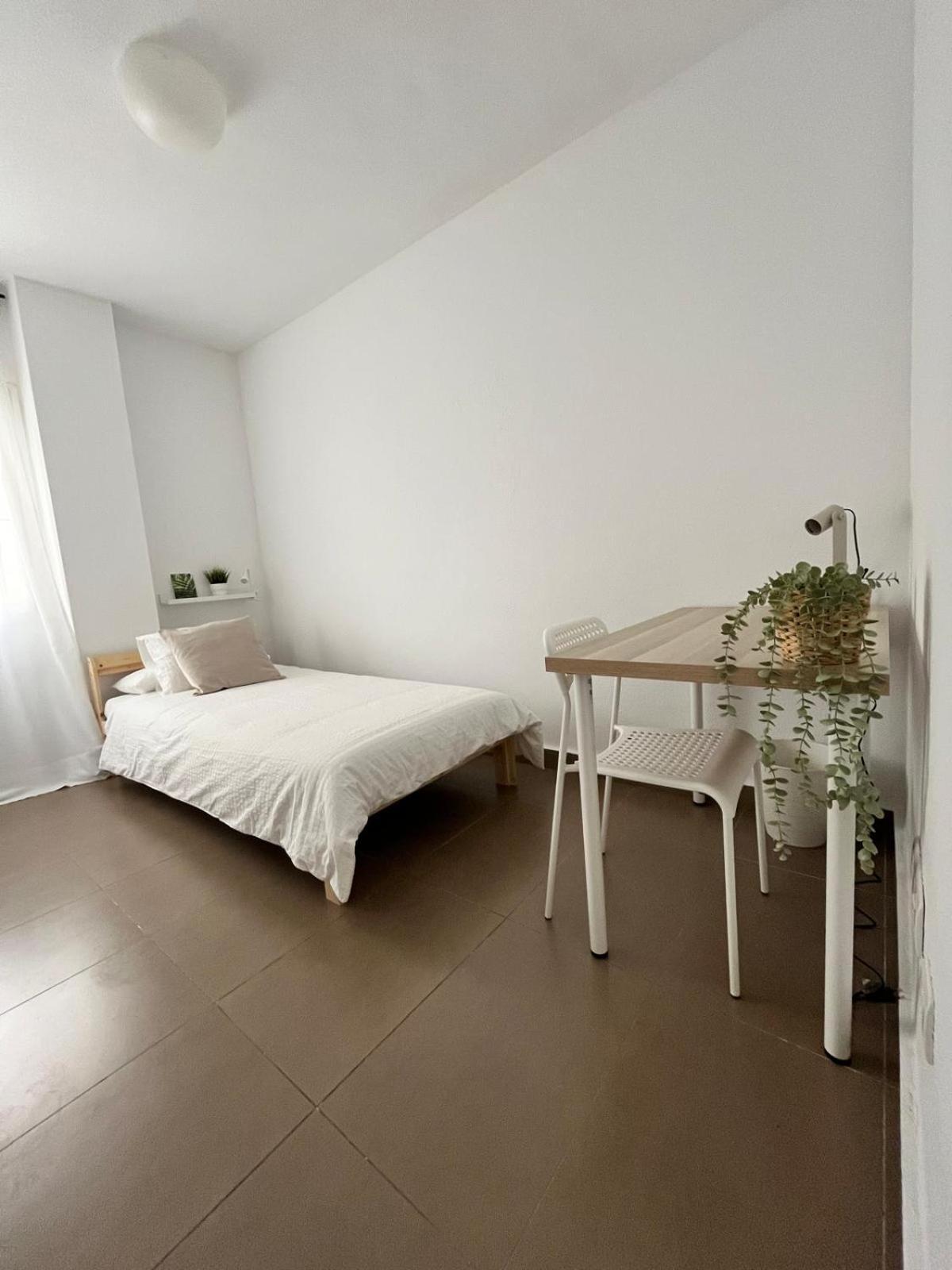 Lejlighed Prime Location - Stylish With Free Wifi, Free Parking, Steps From The Historic Center
