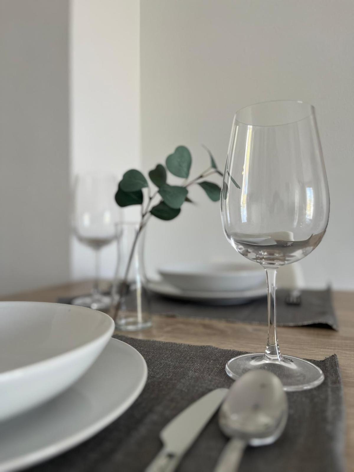 Prime Location - Stylish With Free Wifi, Free Parking, Steps From The Historic Center Lejlighed Málaga