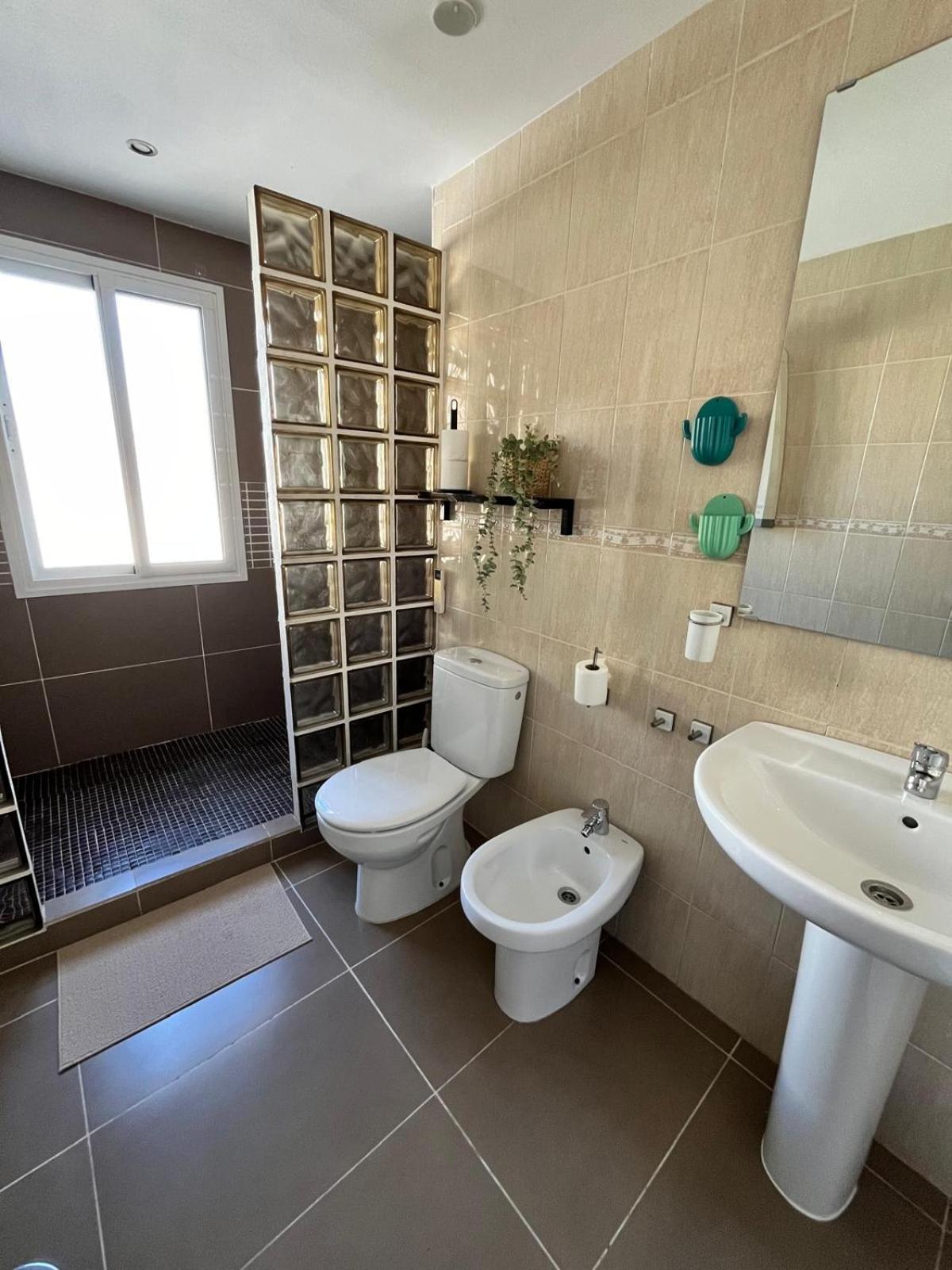 Lejlighed Prime Location - Stylish With Free Wifi, Free Parking, Steps From The Historic Center *