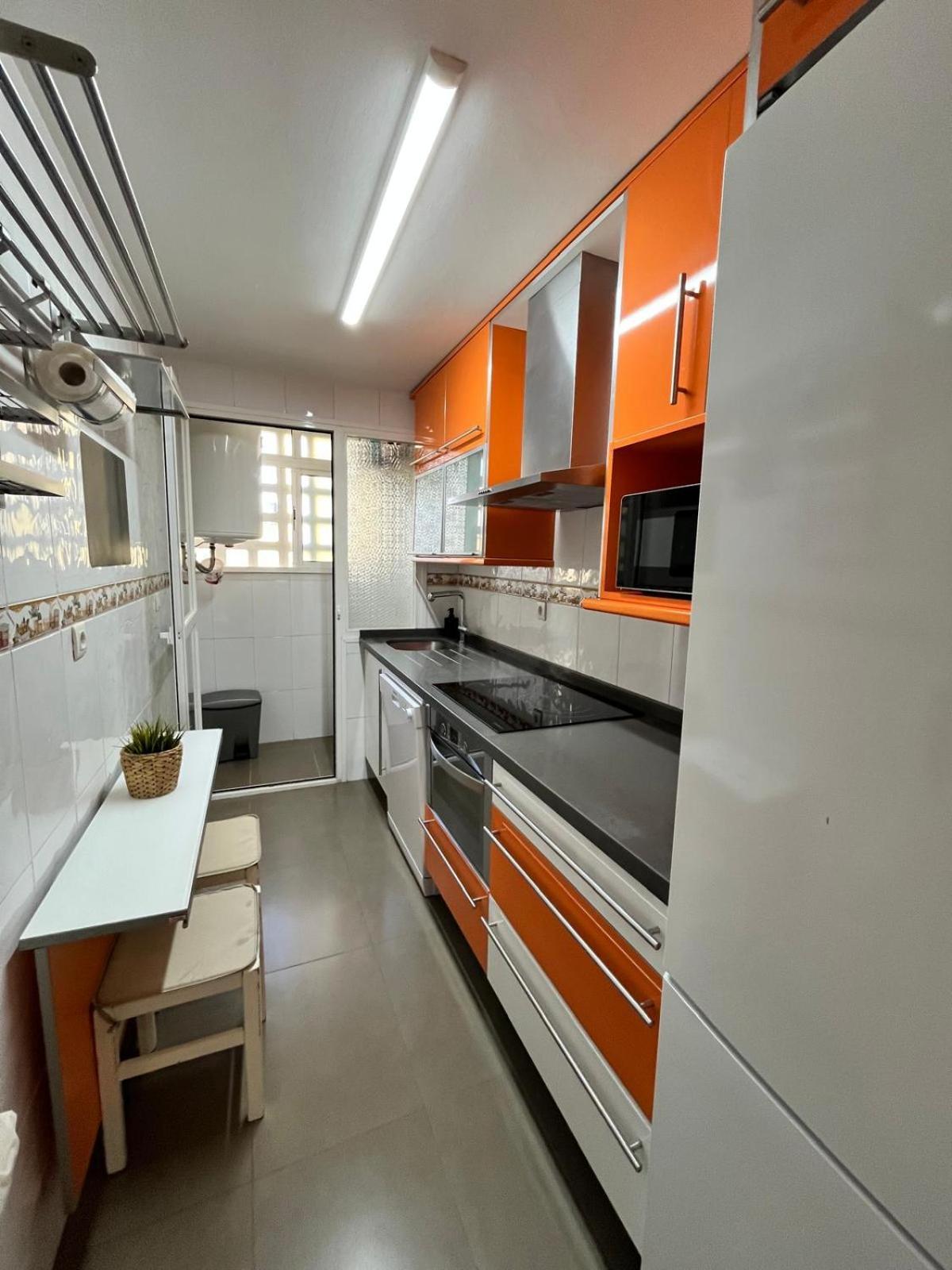 Prime Location - Stylish With Free Wifi, Free Parking, Steps From The Historic Center Lejlighed Málaga