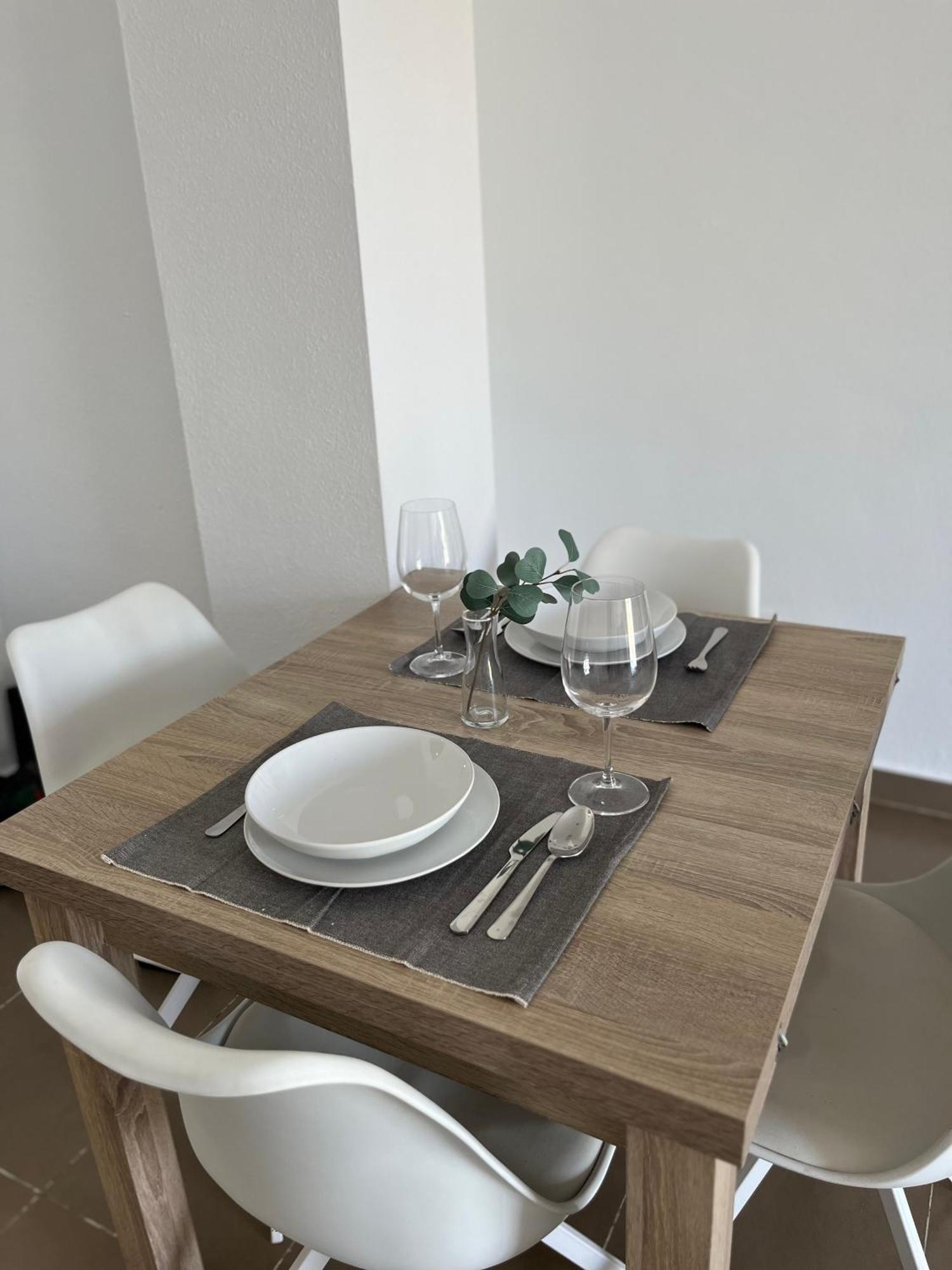 Lejlighed Prime Location - Stylish With Free Wifi, Free Parking, Steps From The Historic Center *